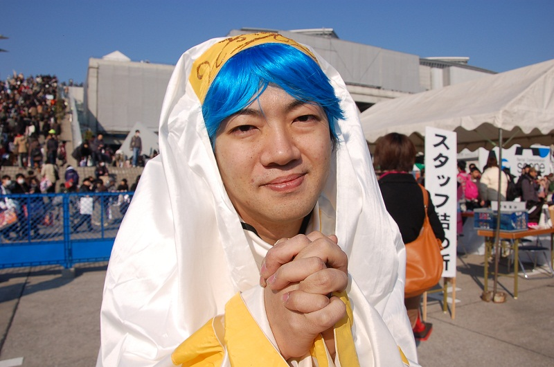 Illustration for article titled Salute Comiket's Cosplay Insanity: Day One